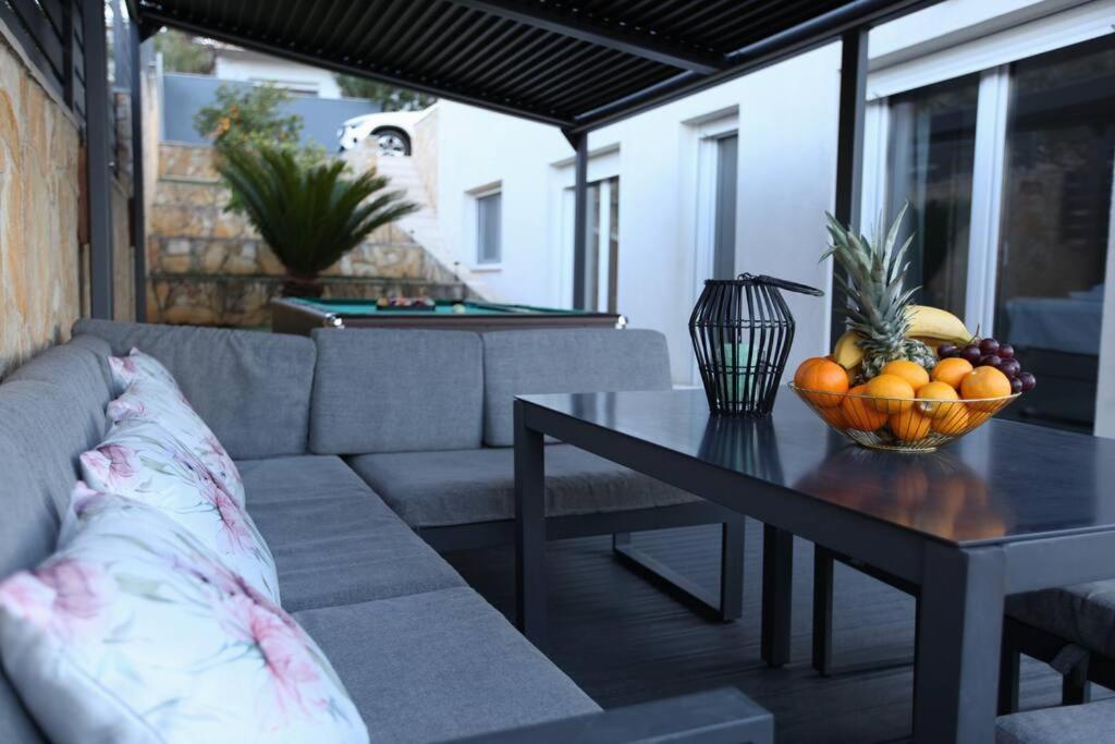 Luxury Villa Lana Apt, Seaview Terrace, Large Outdoor Space, Bbq Trogir Exterior foto