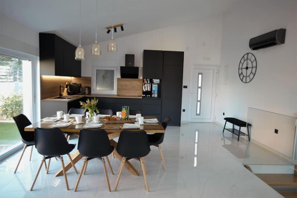 Luxury Villa Lana Apt, Seaview Terrace, Large Outdoor Space, Bbq Trogir Exterior foto