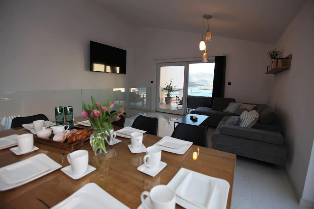 Luxury Villa Lana Apt, Seaview Terrace, Large Outdoor Space, Bbq Trogir Exterior foto